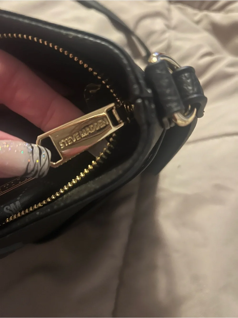 Steve Madden Black Pebbled Crossbody with Card Holder